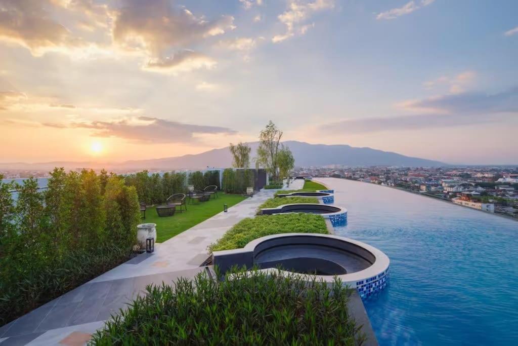 Astra Sky River无边泳池奢华温馨97㎡大三卧山景套房 Chiang Mai Dış mekan fotoğraf